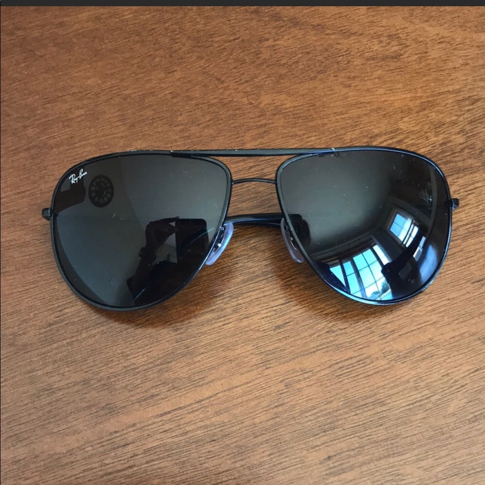 Black Aviator Raybans